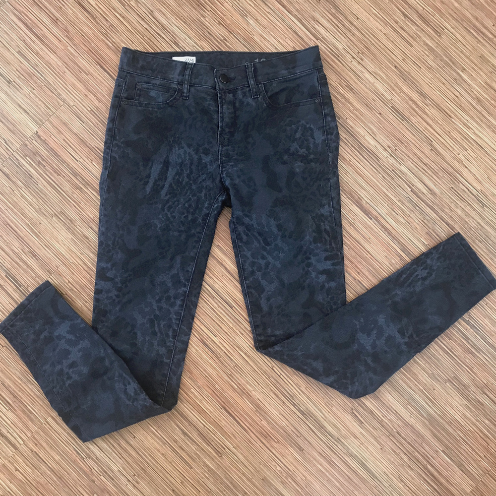 GAP Legging Jean Black Animal Pring EUC 27 / 4